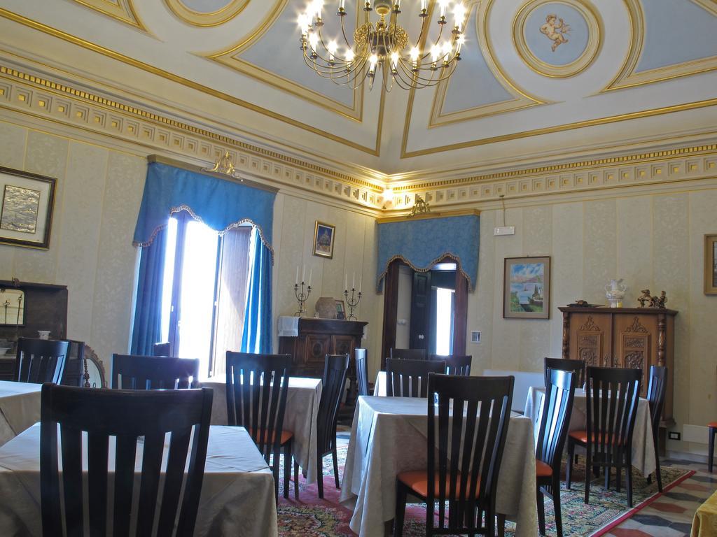 ホテル Palazzo Diamante Calascio エクステリア 写真