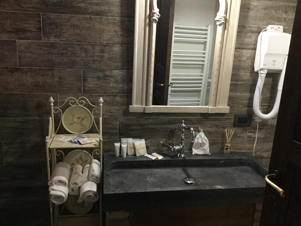 ホテル Palazzo Diamante Calascio エクステリア 写真