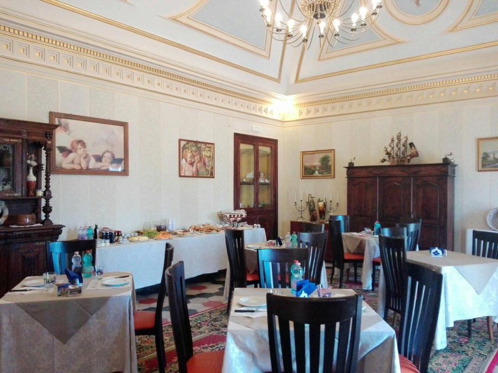 ホテル Palazzo Diamante Calascio エクステリア 写真